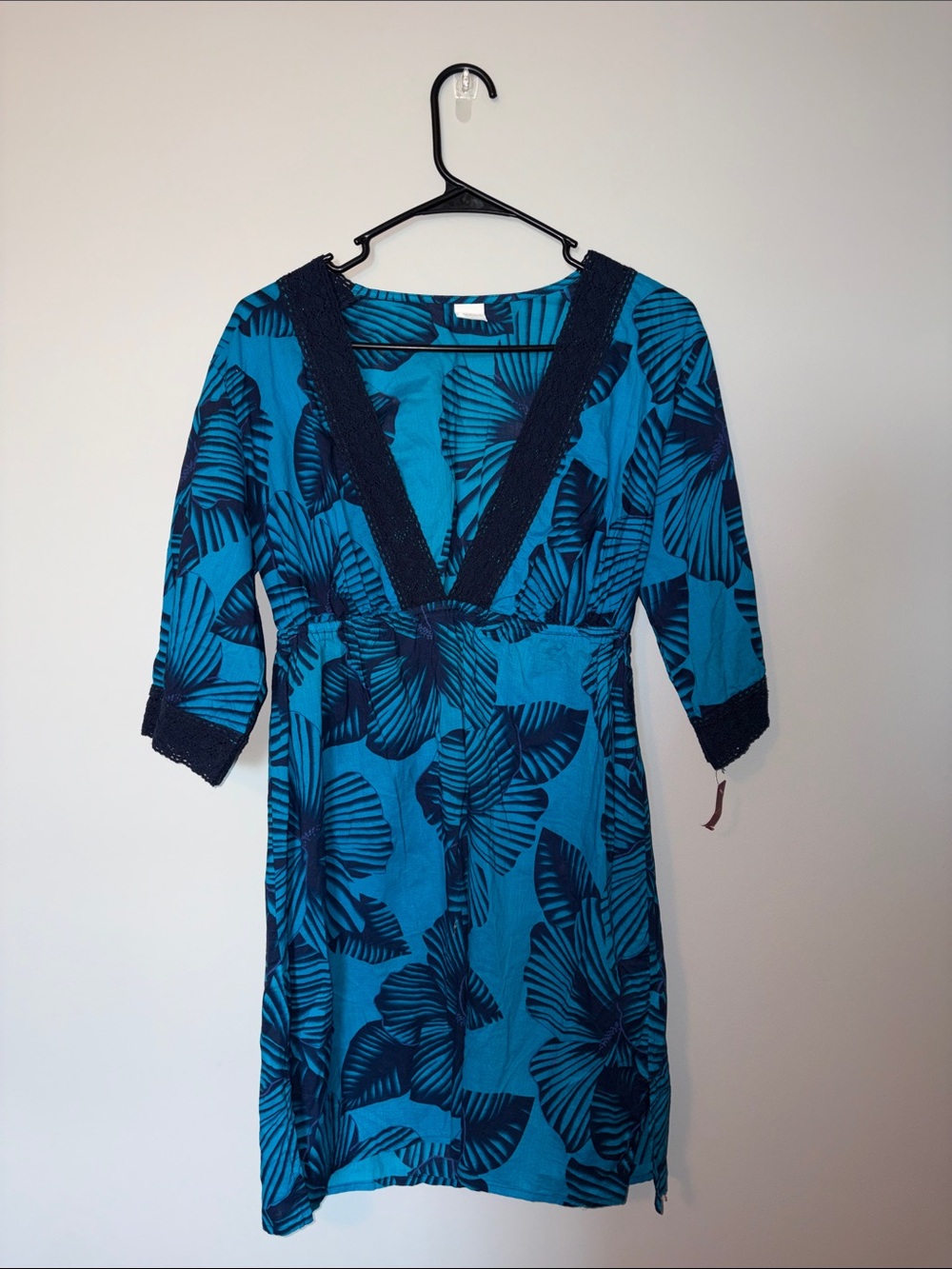 NWT Merona Blue & Navy Floral V-Neck Swim Cover